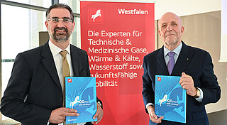 Foto 1: Dr. Thomas Perkmann (l.) und Wolfgang Fritsch-Albert freuen sich über die positive Entwicklung der Westfalen Gruppe, die nun auch im neuen Geschäftsbericht dokumentiert ist.