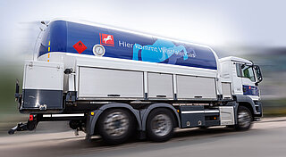 Foto 1: Kundenversorgung sichergestellt: Mit eigener Tankwagen-Flotte ist die Westfalen Gruppe ein verlässlicher Lieferant für Flüssiggas.